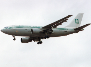 Nigeria_Airways_A310-200_5N-AUF_LHR_1995-6-17